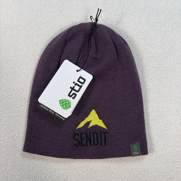 Stio Other - NEW Stio Mizpah Beanie Men's One Size Huckleberry Jam Merino Wool Logo Hat NWT